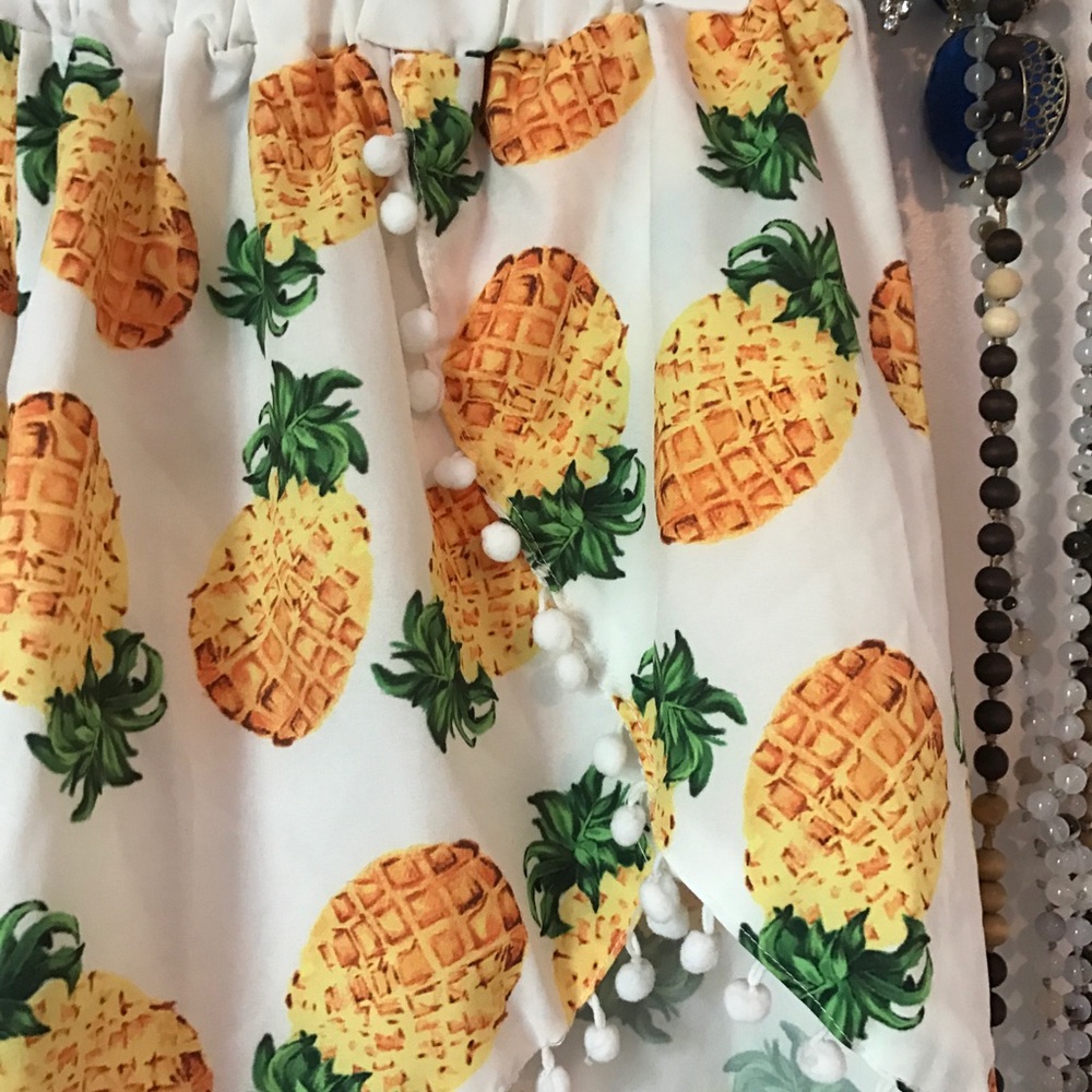 Pineapple pompom shorts